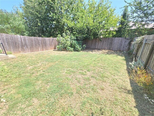 Building Photo - 7509 Lazy Creek Dr