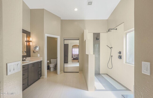Foto del edificio - 7646 E Rose Garden Ln