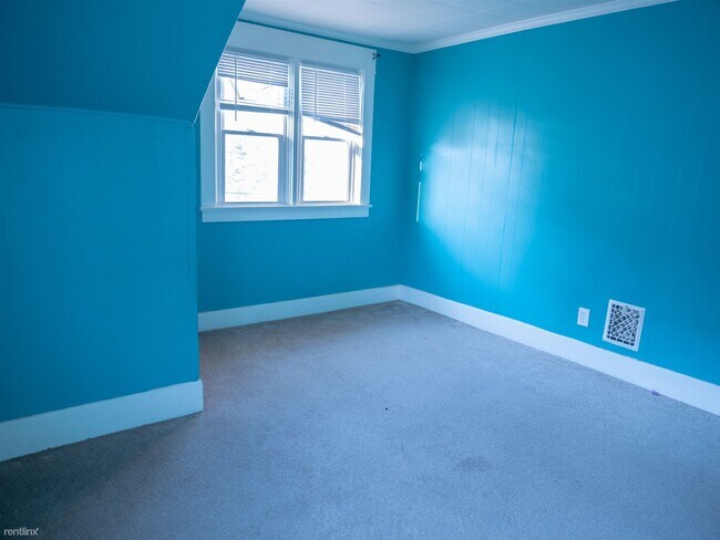Foto del edificio - 3 br, 1 bath House - 1645 Wakefield Ave