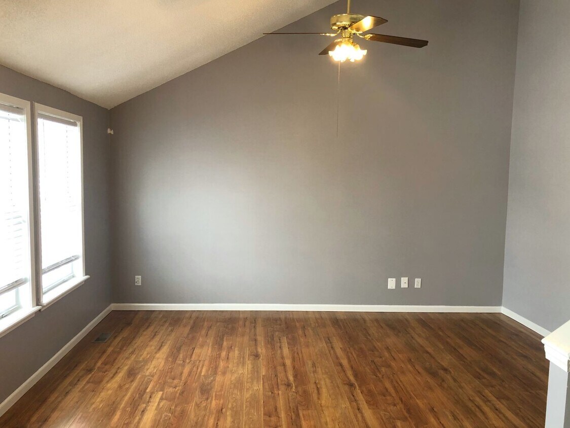 610 Pebble Beach Dr, Lansing, KS 66043 House Rental in Lansing, KS