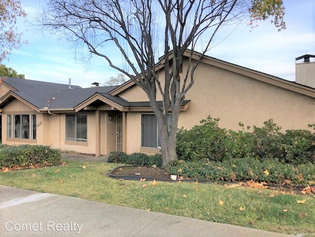 Building Photo - 2 br, 2 bath House - 1295 Laguna Lane