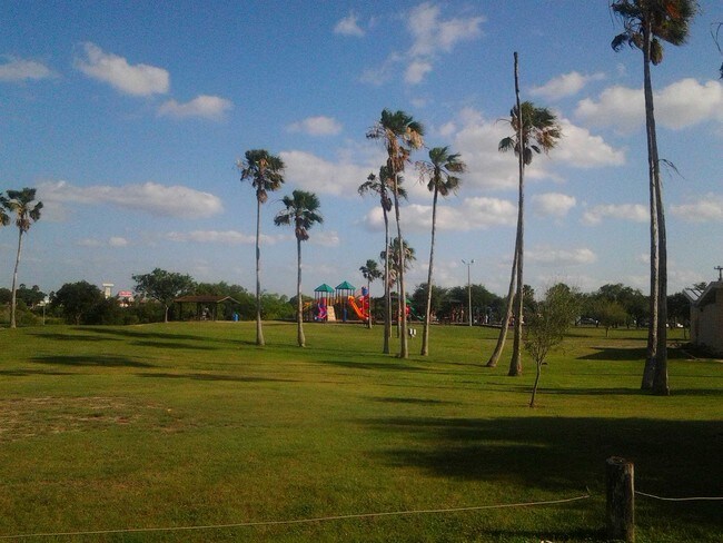 Park adyacente - 1325 S 77 Sunshine Strip