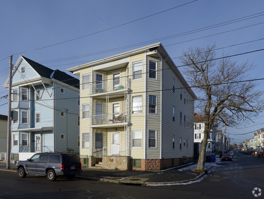 Foto del edificio - 389 Bolton St