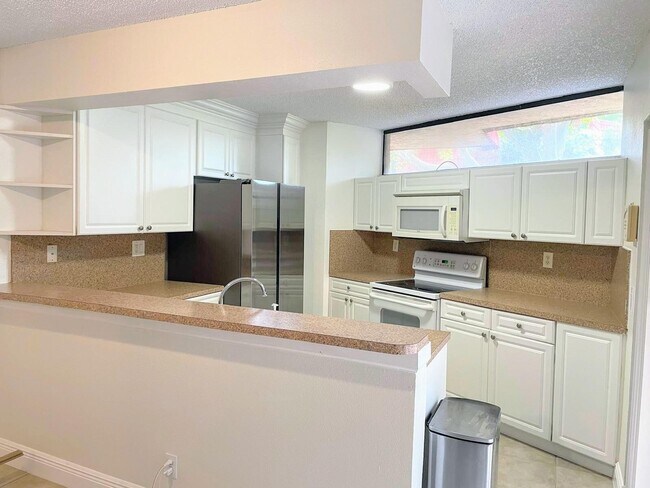 Foto del edificio - 8189 Severn Dr