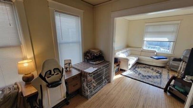 Foto del edificio - 617 E 8th St