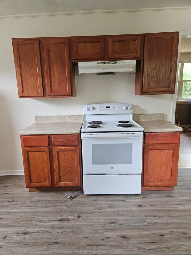 Building Photo - 305 Scott Town Dr
