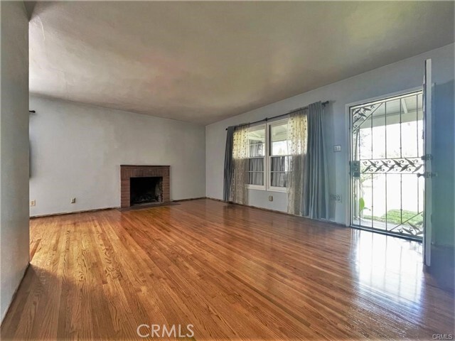 Building Photo - 2259 S San Antonio Ave