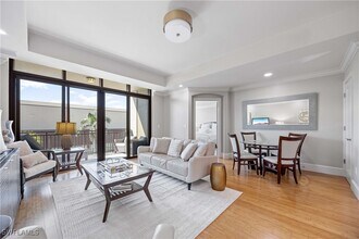 Building Photo - 9123 Strada Pl