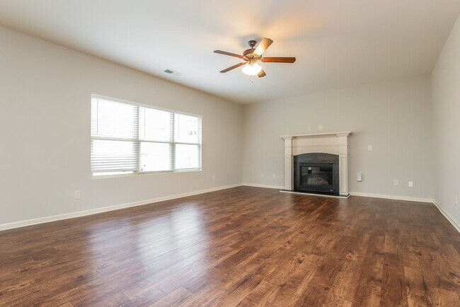 Foto del edificio - 441 Chandler Bluff Ct SE