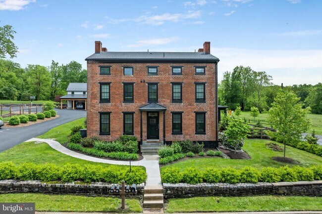 Building Photo - 2406 Upper Ridge Rd