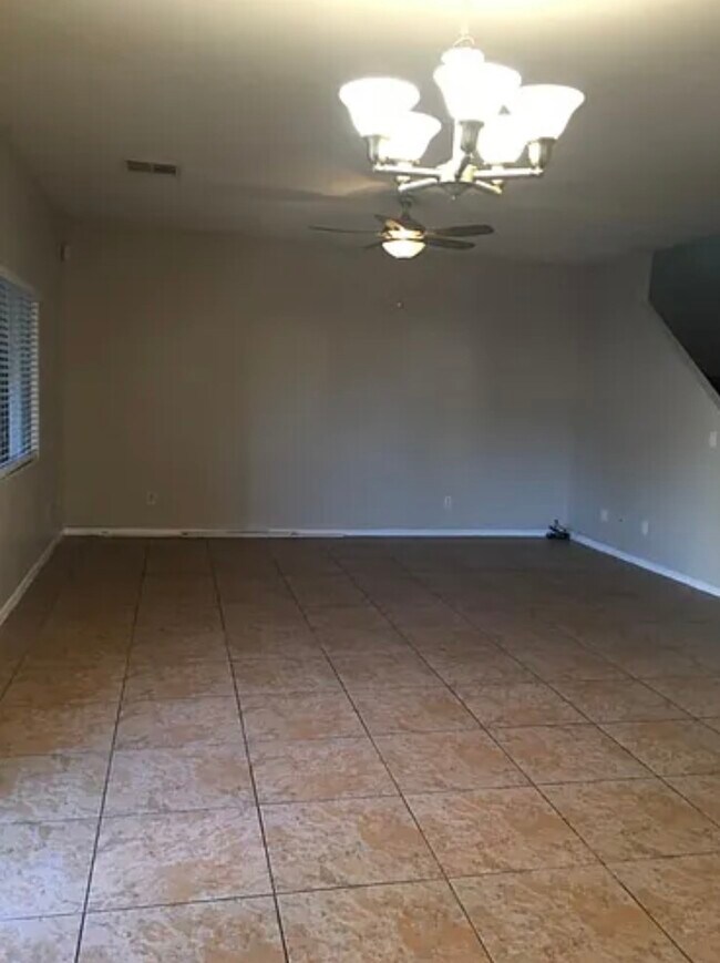 Foto del edificio - 3221 Green Ice Ave