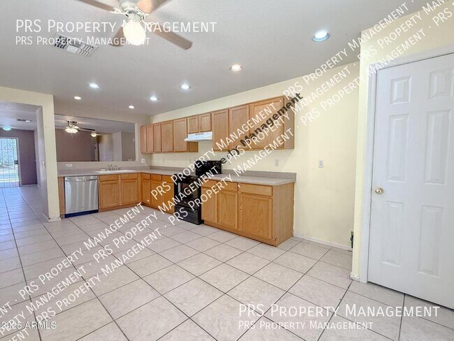 Building Photo - 1042 S Clancy Cir