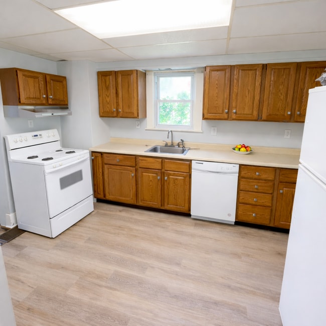 Building Photo - 1608 Woodmont Ave