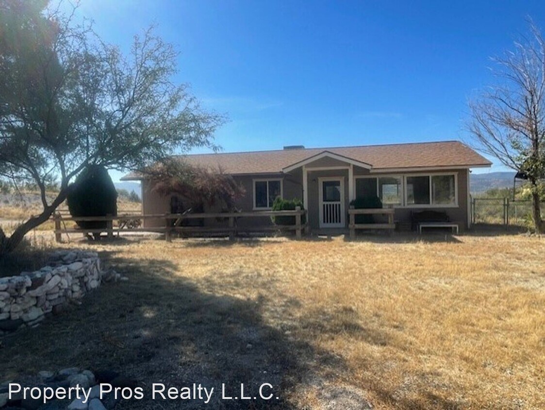 2 br, 2 bath House 3460 Old Scout Trl. House Rental in Camp Verde