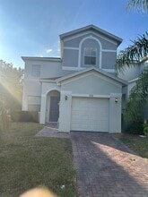 Building Photo - 1042 La Mirada Ct