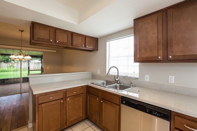 Building Photo - 1687 Palm Leaf Dr