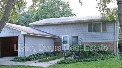 Building Photo - 4933 Ginny Ave