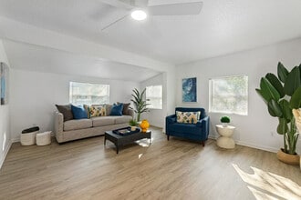 Building Photo - 46 Phillips St