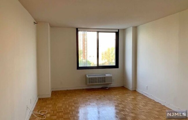 Building Photo - 1265 15th St
