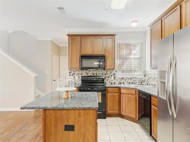 Building Photo - 2153 Parkview