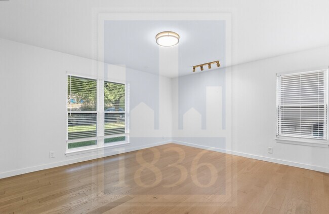 Building Photo - 1705 Deerfield Dr