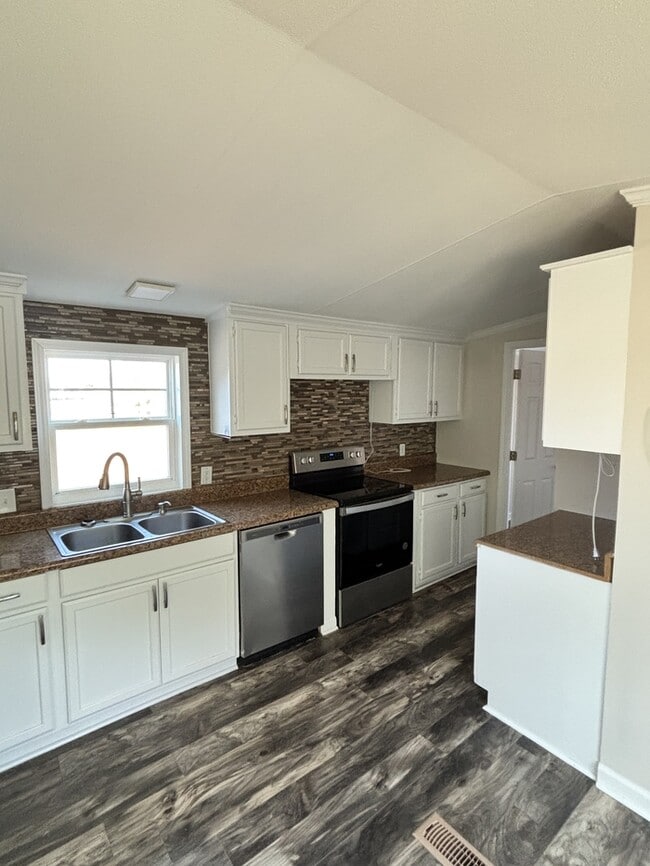 Building Photo - 828 Woodall Dairy Rd