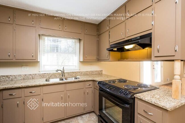 Building Photo - 1908 Englewood Way SW