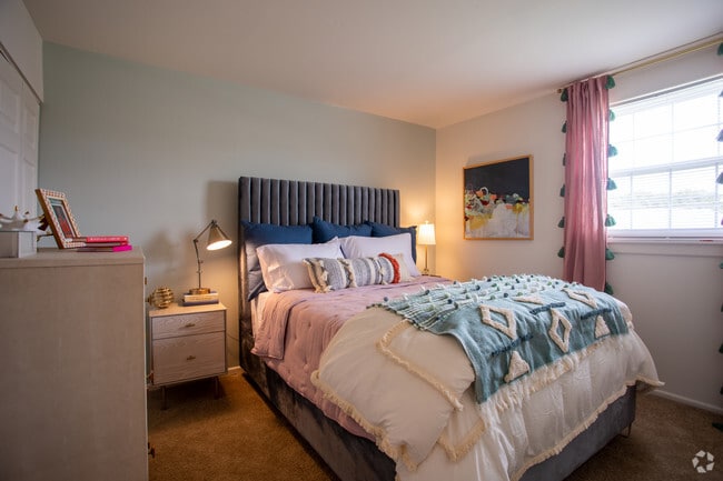 Dogwood- 2BR, 2BA - Belmont Hills Apartments