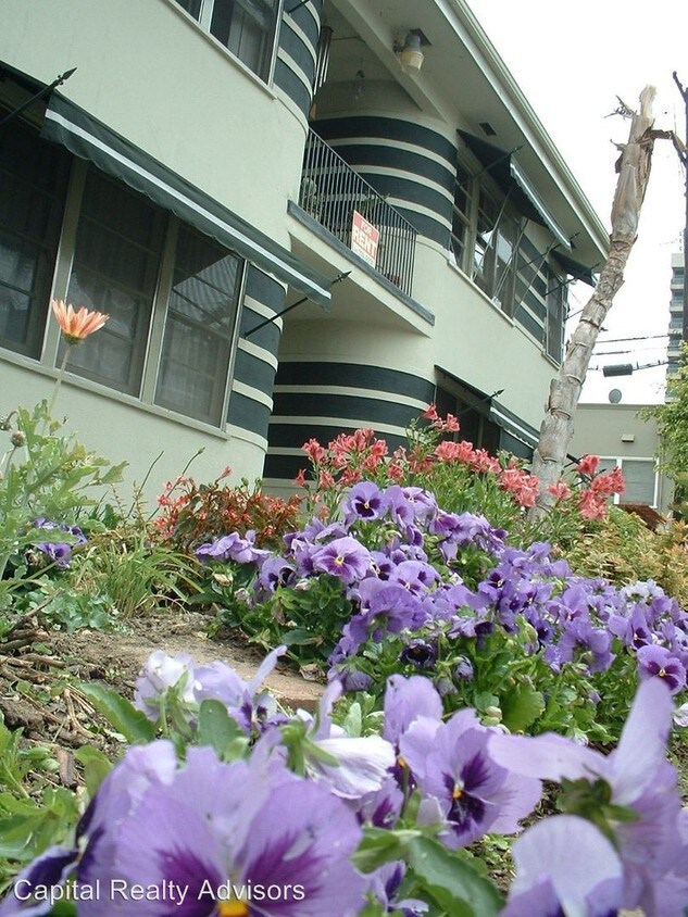 Primary Photo - 32 Esperanza Ave