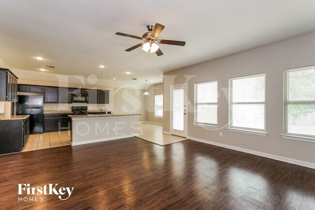 Building Photo - 712 Woodcrest Drive