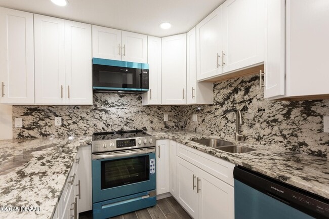 Building Photo - 23 N Ocean Palm Villas