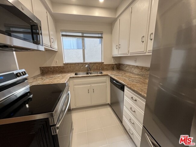 Foto del edificio - 11937 Darlington Ave