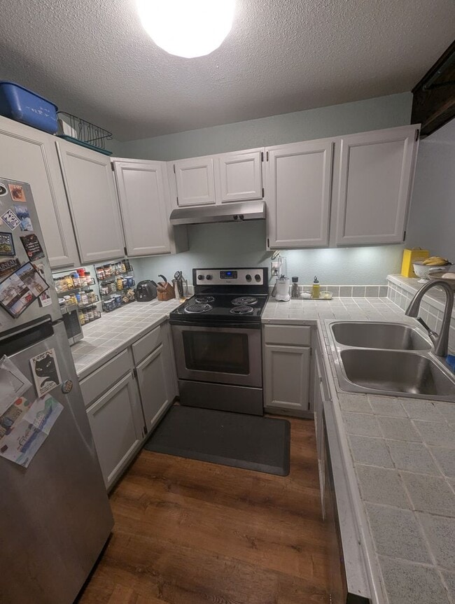 Building Photo - 2 bed/1 bath Crowhill condo on Douglas- Unfurnished