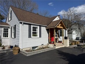 Building Photo - 207 Main Ave