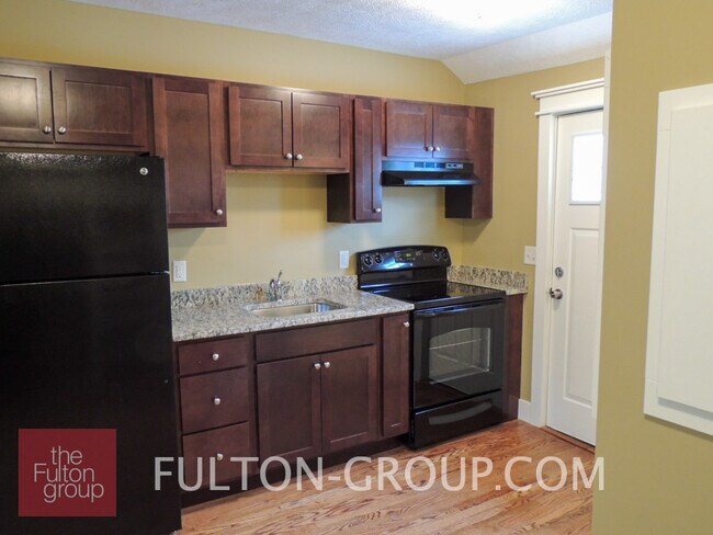 Building Photo - 749 Fulton St E