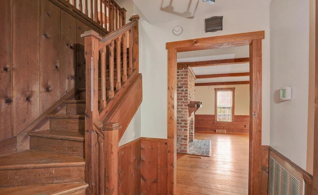 Primary Photo - Charming Home in Brandermill.