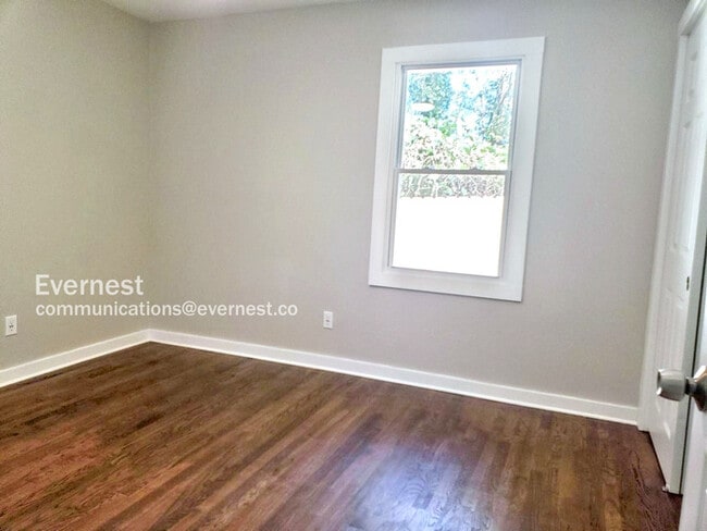 Building Photo - Updated 3 Bedroom Home in Mableton / Near ...