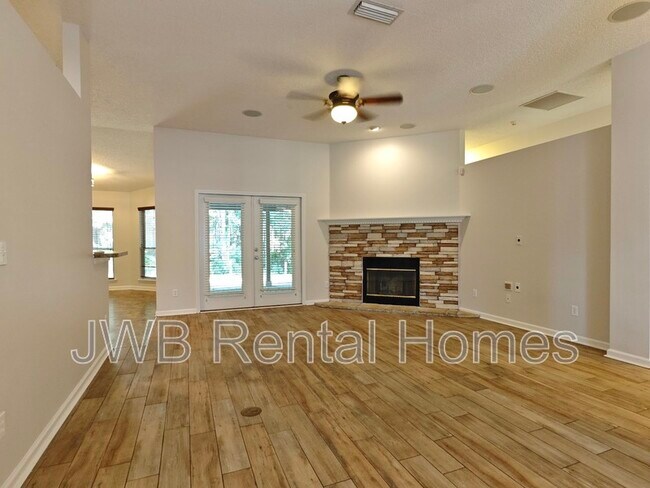 Foto del edificio - 535 Spanish Wells Rd
