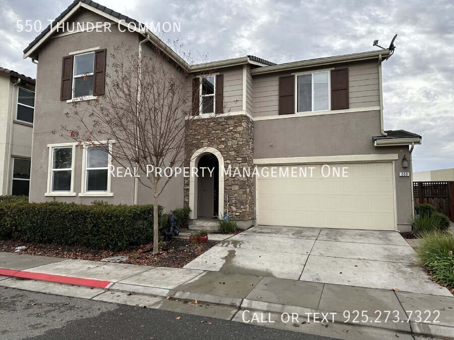 Primary Photo - Gorgeous 4 Bedroom, 3 Bathroom Single-Fami...