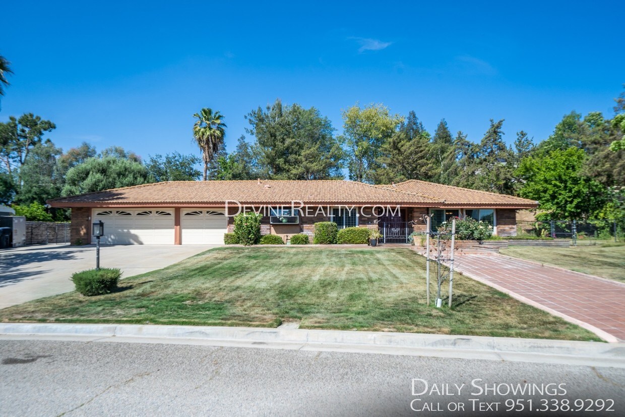 735 Wimbleton Dr, Redlands, CA 92374 House for Rent in Redlands, CA