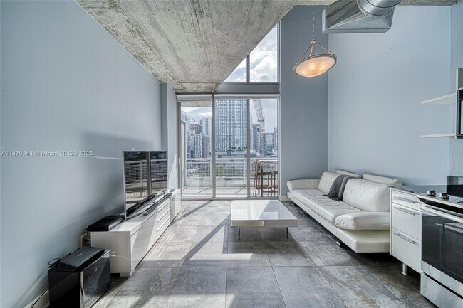 Foto del edificio - 690 SW 1st Ct