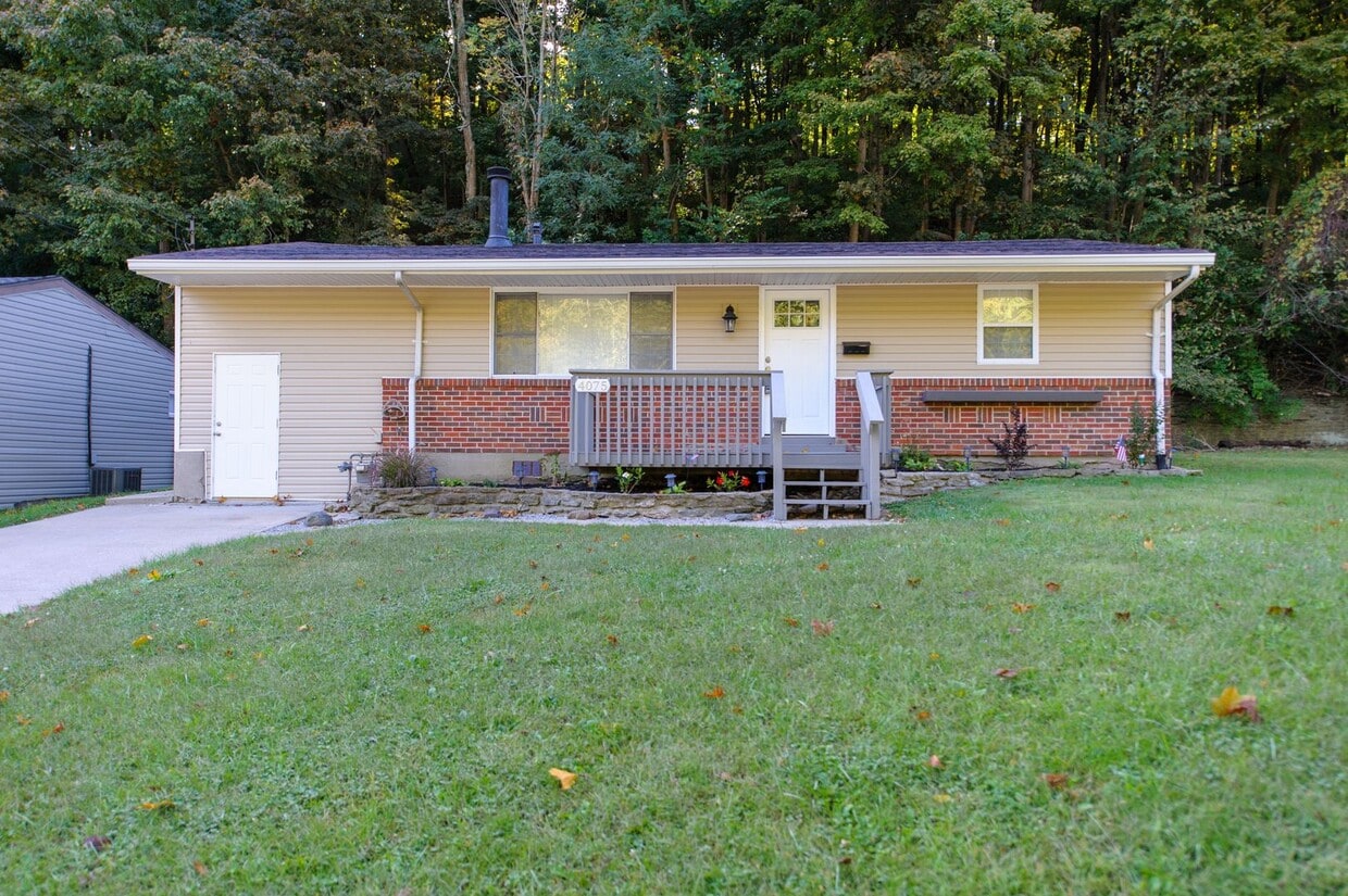 Primary Photo - REMODELED BRICK & VINYL RANCH WAITING FOR ...