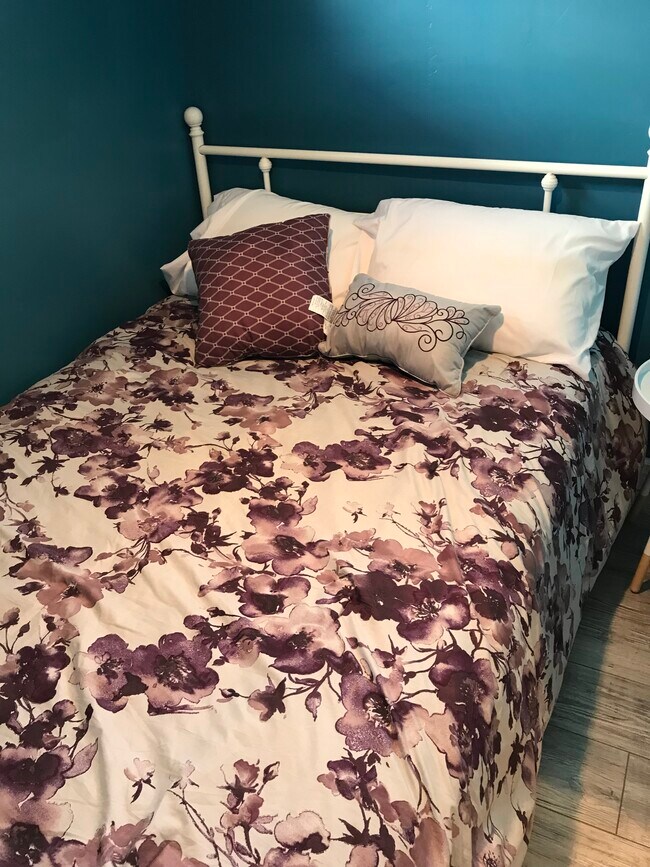 Bed - 815 N 100 E
