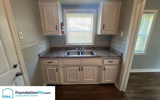 Foto del edificio - 3098 Beaumont Ave