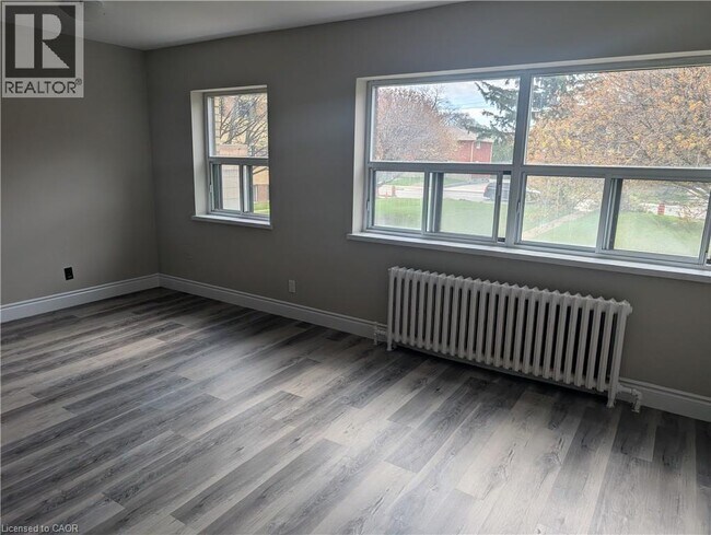 Building Photo - 2043 Prospect St