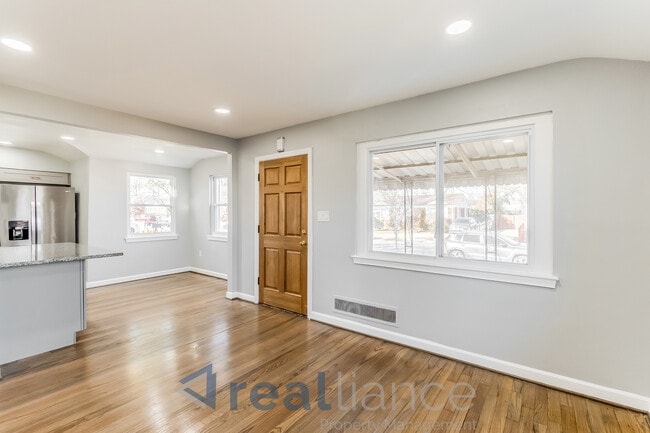 Foto del edificio - 2413 Chapman Rd