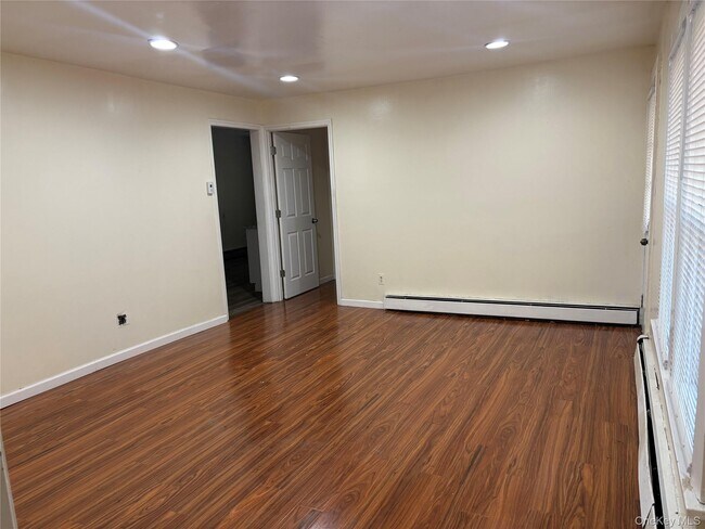 Foto del edificio - 11 Old Turnpike Rd