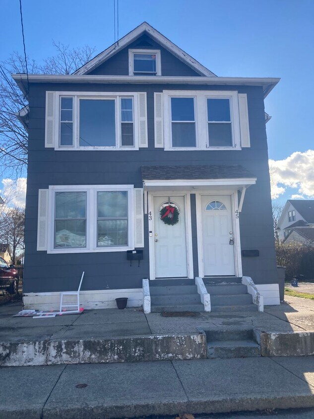 Primary Photo - 43-45 Denison Ave