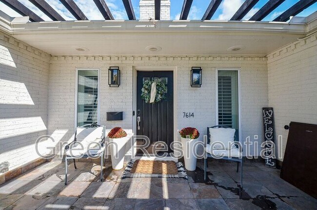 Foto del edificio - 7614 Windswept Ln