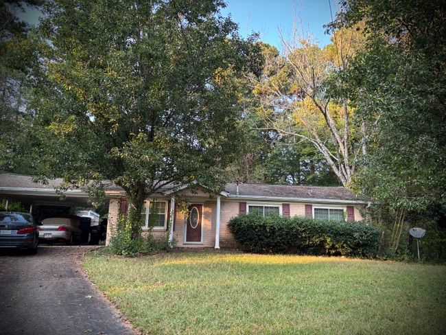 Foto del edificio - 2311 Chestnut Log Pl